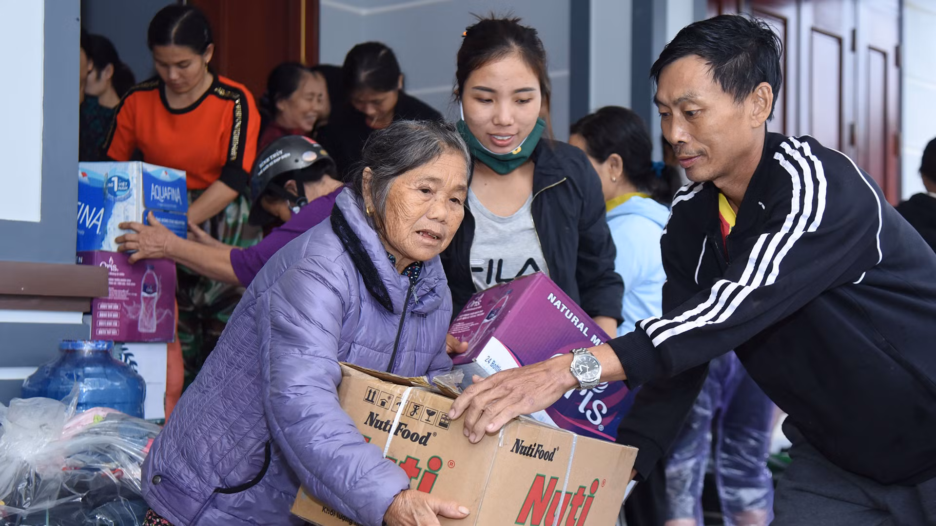 Người dân “tâm lũ” Hà Tĩnh nặng nghĩa ân tình với đồng bào Nghệ An