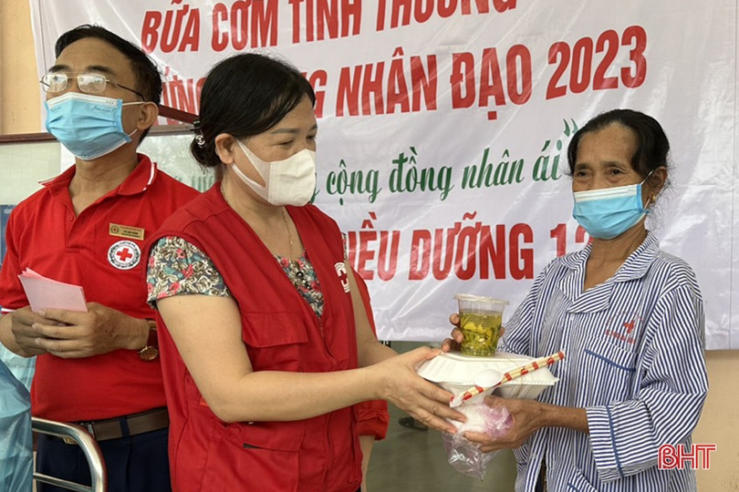 Nhiều hoạt động hưởng ứng Tháng Nhân đạo 2023