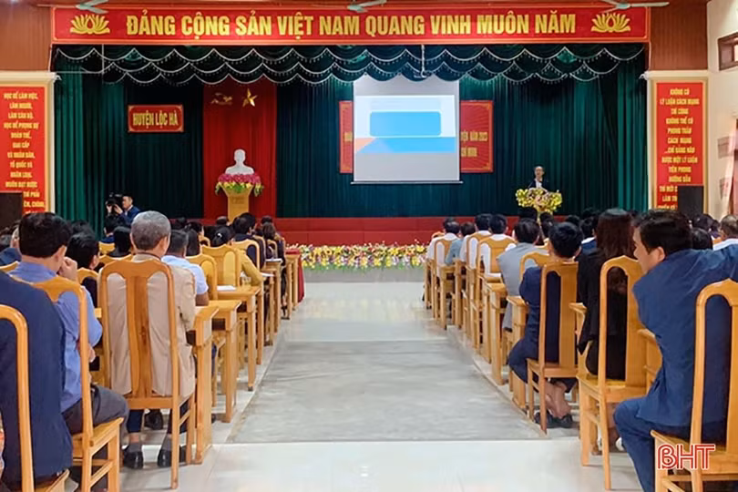 Sôi nổi sinh hoạt chuyên đề “Giữ trọn lời thề đảng viên” ở Lộc Hà