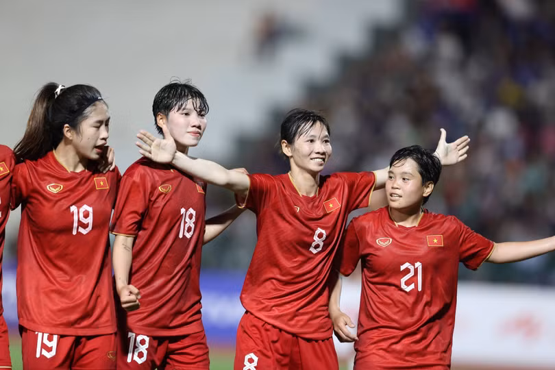 Huỳnh Như cùng tuyển nữ Việt Nam trước cột mốc lịch sử