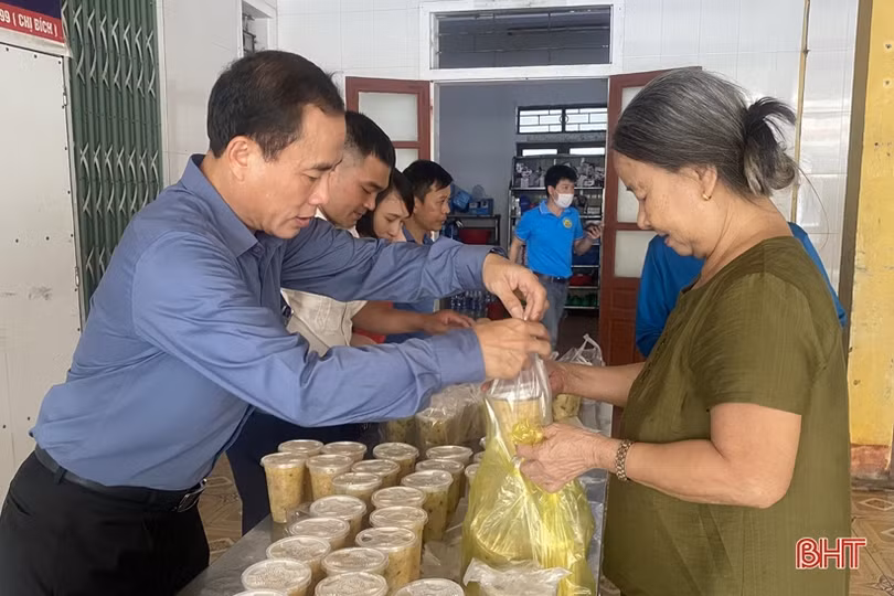 Nhiều hoạt động hưởng ứng Tháng Nhân đạo 2023