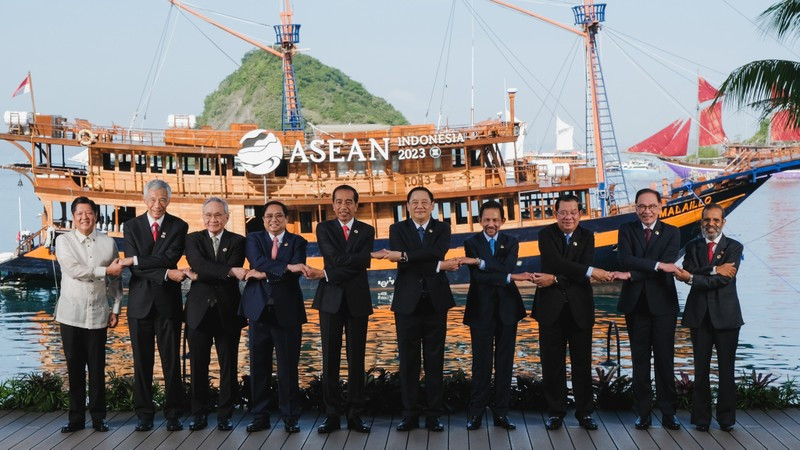 Hướng đến “Một ASEAN tầm vóc: Tâm điểm của tăng trưởng”