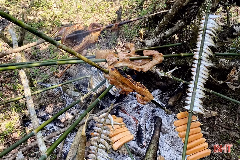 Nguy cơ tiềm ẩn từ du lịch sông, suối tự phát