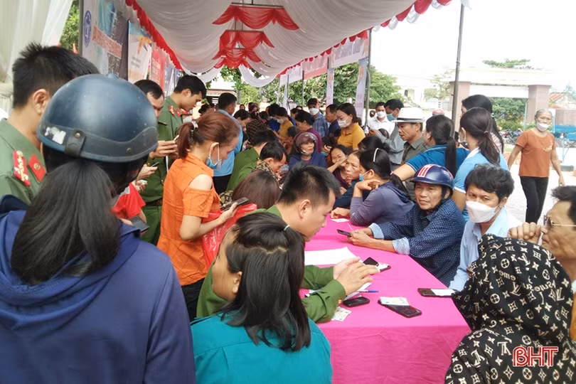 Người dân Hương Khê hào hứng với ngày hội chuyển đổi số