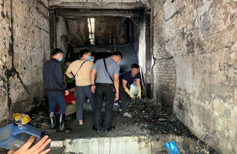 Bốn bà cháu tử vong trong căn nhà cháy