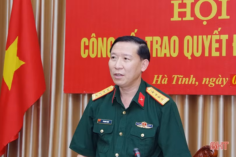 Bộ CHQS tỉnh Hà Tĩnh công bố 6 quyết định về công tác cán bộ