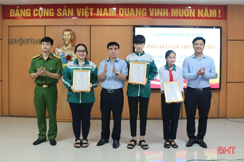 19 em đạt giải cuộc thi về an toàn giao thông, phòng chống bạo lực học đường