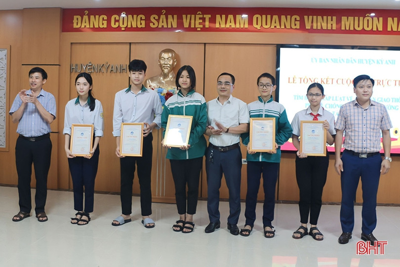 19 em đạt giải cuộc thi về an toàn giao thông, phòng chống bạo lực học đường