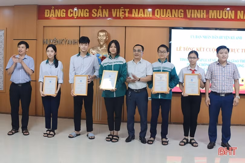 19 em đạt giải cuộc thi về an toàn giao thông, phòng chống bạo lực học đường 