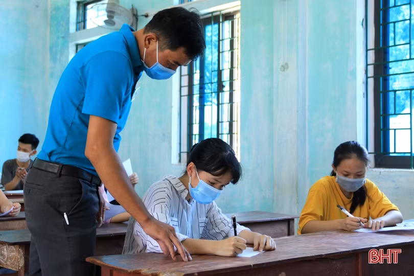 Hơn 15.000 thí sinh Hà Tĩnh làm thủ tục thi tốt nghiệp, công tác phòng dịch thực hiện nghiêm ngặt