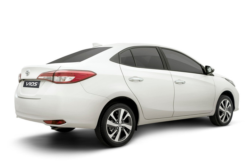 Chi tiết Toyota Vios 2021 - bổ sung đèn LED, lẫy chuyển số