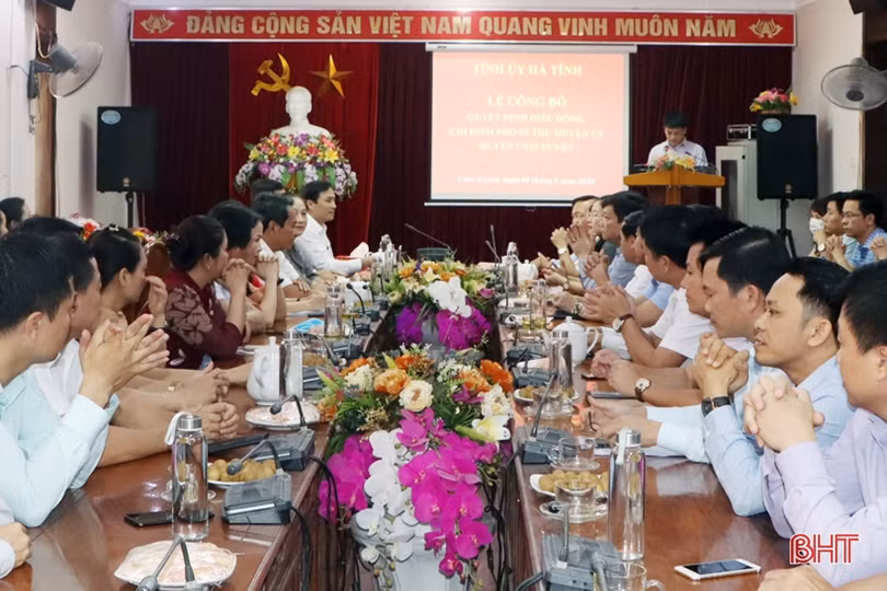 Chỉ định đồng chí Hà Thị Việt Ánh giữ chức Phó Bí thư Huyện ủy Cẩm Xuyên