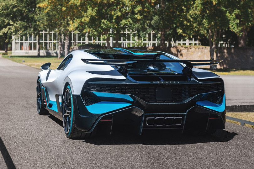 Siêu xe 1.500 mã lực giá 6 triệu USD của Bugatti xuất xưởng