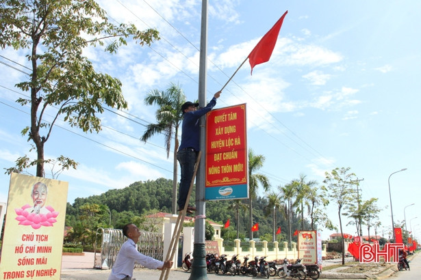 Lộc Hà rực rỡ cờ hoa trước ngày hội lớn