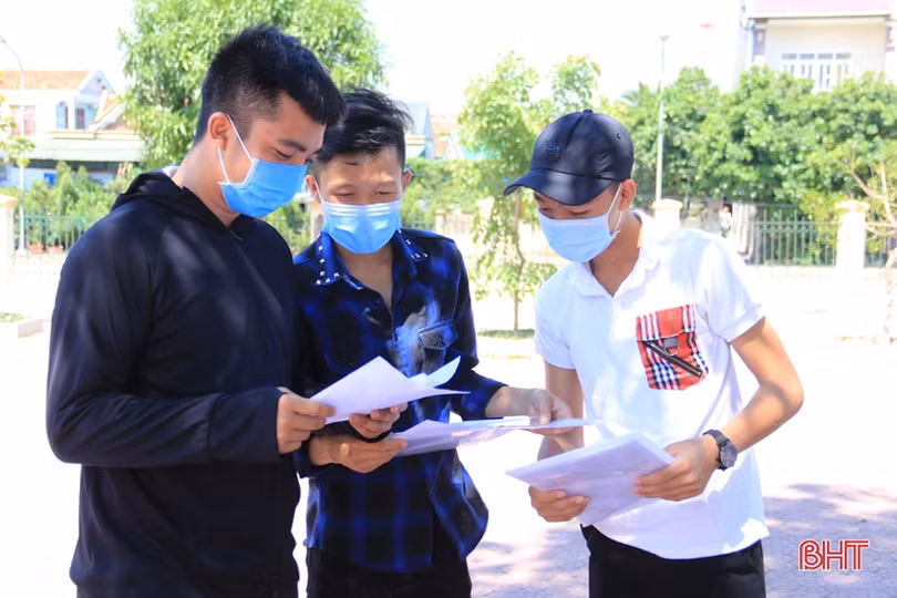 Hơn 15.000 thí sinh Hà Tĩnh làm thủ tục thi tốt nghiệp, công tác phòng dịch thực hiện nghiêm ngặt