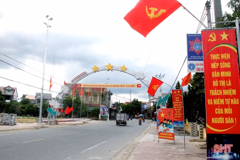 Hương Sơn rực rỡ cờ hoa trước ngày hội lớn