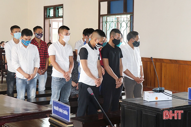 Xét xử nhóm đối tượng giả danh cán bộ lừa đảo, chiếm đoạt tài sản 