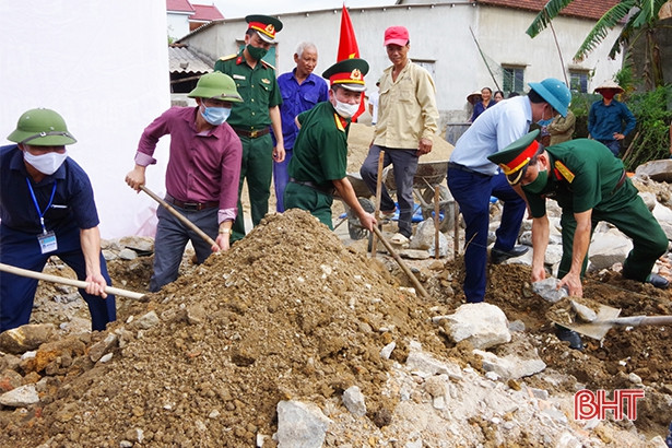 Bộ CHQS Hà Tĩnh xây dựng 2 nhà tình nghĩa cho các gia đình chính sách