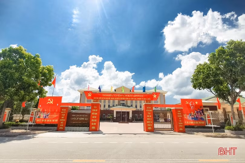 Hương Sơn rực rỡ cờ hoa trước ngày hội lớn