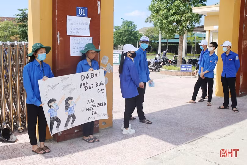 Hơn 15.000 thí sinh Hà Tĩnh làm thủ tục thi tốt nghiệp, công tác phòng dịch thực hiện nghiêm ngặt