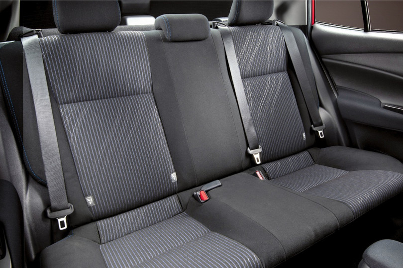 Chi tiết Toyota Vios 2021 - bổ sung đèn LED, lẫy chuyển số