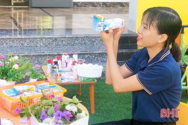 Các bé mầm non Trung Kiên sáng tạo đồ chơi từ vật liệu tái chế