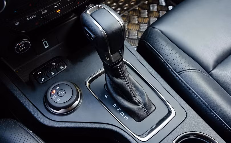 Nguyên nhân đạp nhầm chân ga và cách khắc phục