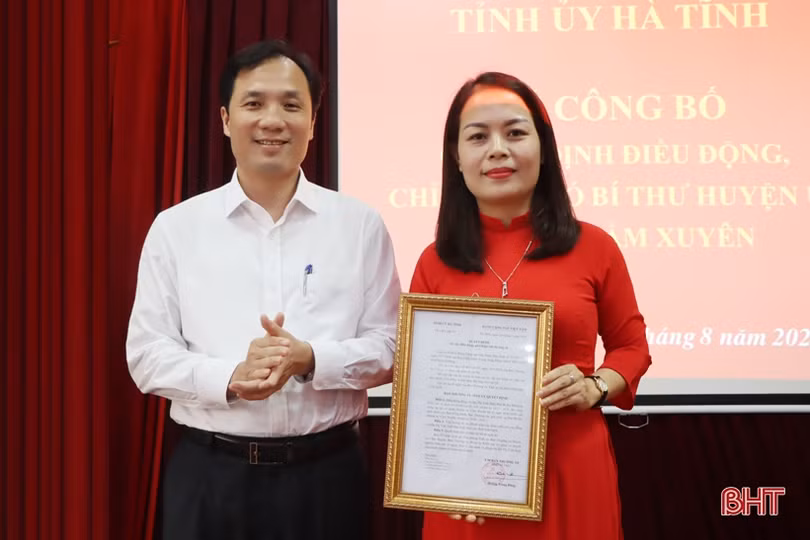 Chỉ định đồng chí Hà Thị Việt Ánh giữ chức Phó Bí thư Huyện ủy Cẩm Xuyên