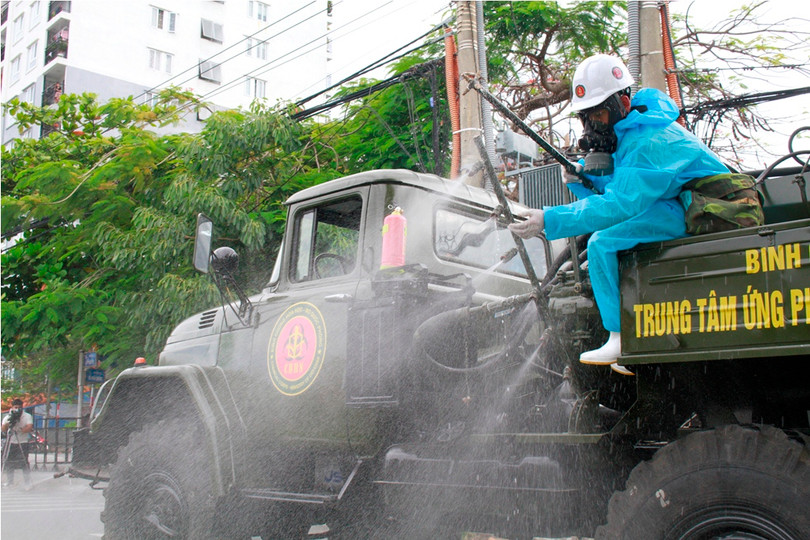 Đối đầu trước mùa thu