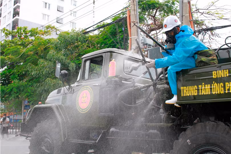 Đối đầu trước mùa thu