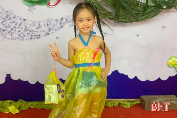 Các bé mầm non Trung Kiên sáng tạo đồ chơi từ vật liệu tái chế