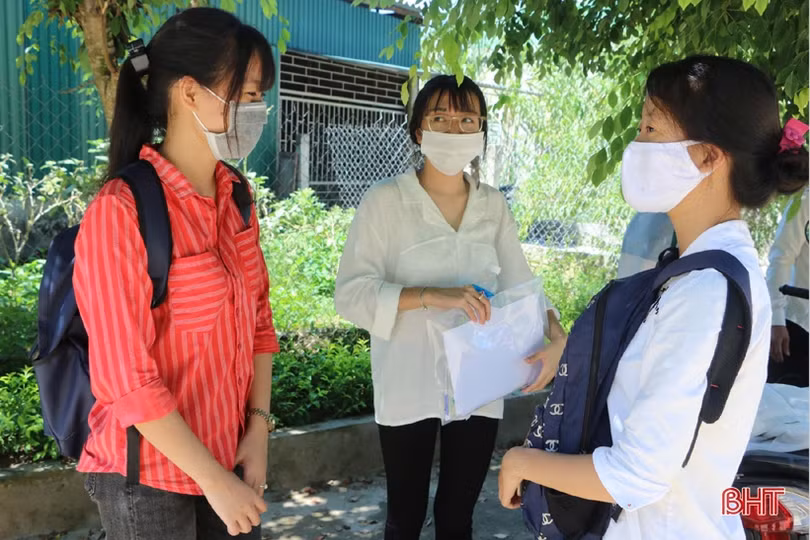 Thí sinh Hà Tĩnh đánh giá về môn thi đầu tiên: “Đề Văn hay, vừa sức và không quá bất ngờ”