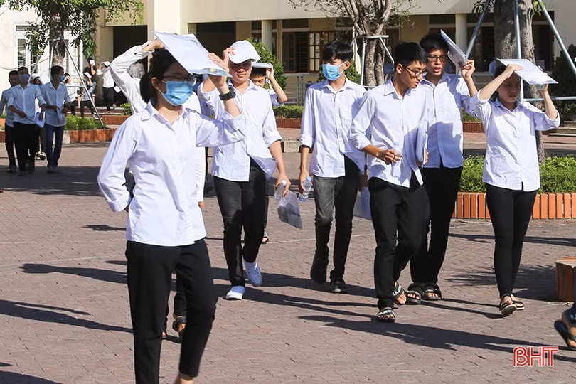 Đề Toán không làm khó thí sinh, ngày thi tốt nghiệp THPT ở Hà Tĩnh kết thúc nhẹ nhàng