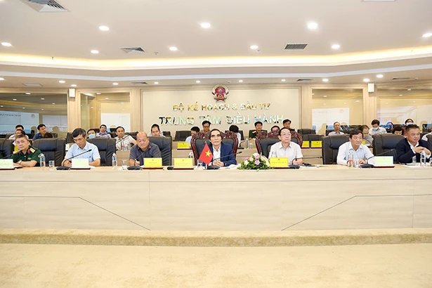 “Ở hai đầu nỗi nhớ, nghĩa tình đằm thắm hơn…!”