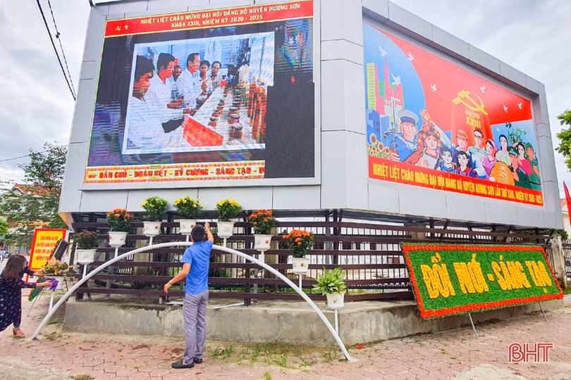 Hương Sơn rực rỡ cờ hoa trước ngày hội lớn