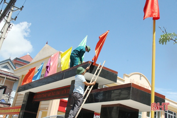 Lộc Hà rực rỡ cờ hoa trước ngày hội lớn