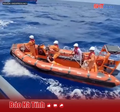 Cứu ngư dân đột quỵ giữa biển đảo Hoàng Sa