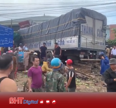 Xe tải lao thẳng vào chợ, 3 người không qua khỏi, nhiều người bị thương