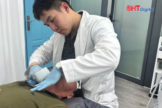 Nhóm bác sĩ dỏm chuyên truyền nước cất, vitamin... lừa hơn 17 tỉ đồng