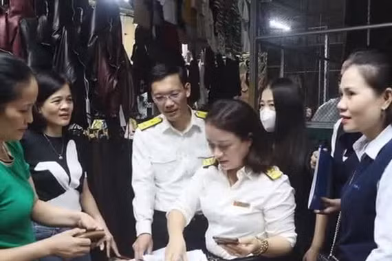 Cục Thuế lên tiếng: Không dừng hóa đơn điện tử với hộ doanh thu dưới 500 triệu/năm