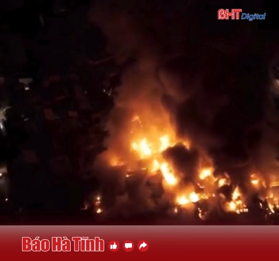 Cháy chợ lúc giữa đêm, 86 ki-ốt hàng hóa bị thiêu rụi