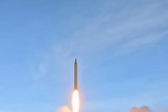 Iran quyết không ngừng bắn, nêu lựa chọn duy nhất cho Mỹ - Israel