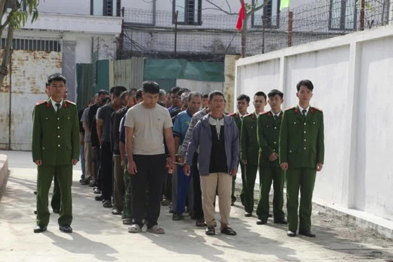 Phá chuyên án vũ khí quân dụng lớn, bắt 42 đối tượng