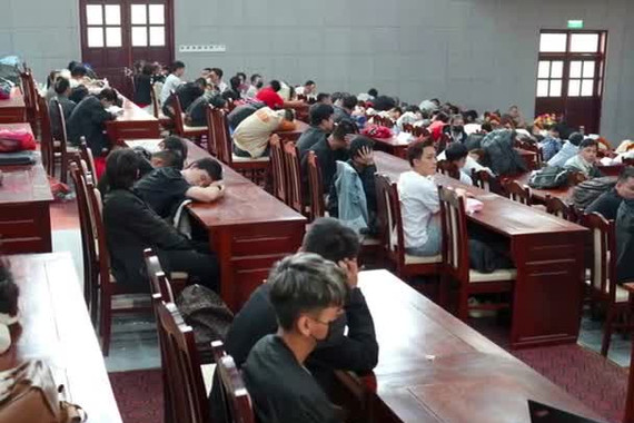 344 người sập bẫy 'việc nhẹ lương cao' ở Campuchia được trả về nước