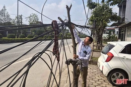 Bất an với cáp viễn thông sà trên đường ở phường Bắc Hồng Lĩnh