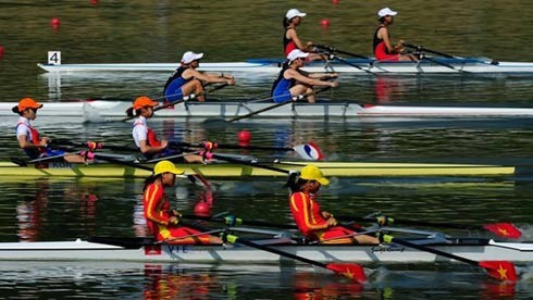 Rowing bắt đầu vào cuộc.