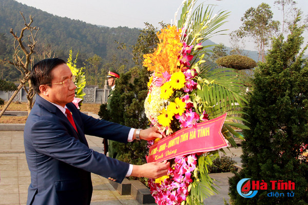 bi thu tinh uy dang huong co tong bi thu ha huy tap va dai tuong vo nguyen giap