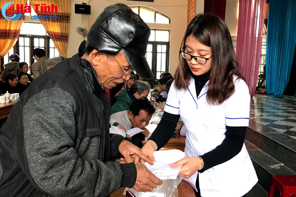 formosa ha tinh to chuc kham benh cap thuoc cho nguoi ngheo