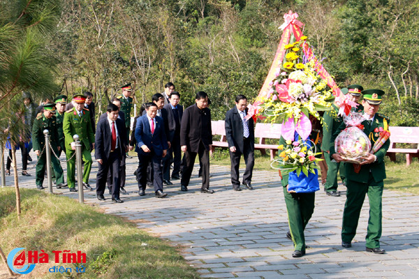bi thu tinh uy dang huong co tong bi thu ha huy tap va dai tuong vo nguyen giap