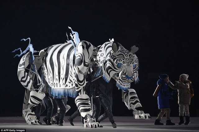 xem lai anh le khai mac day mau sac cua olympic pyeongchang 2018